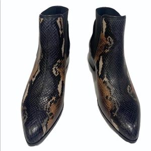 Donald J. Pliner Dyla DoubleGored Leather Bootie 9